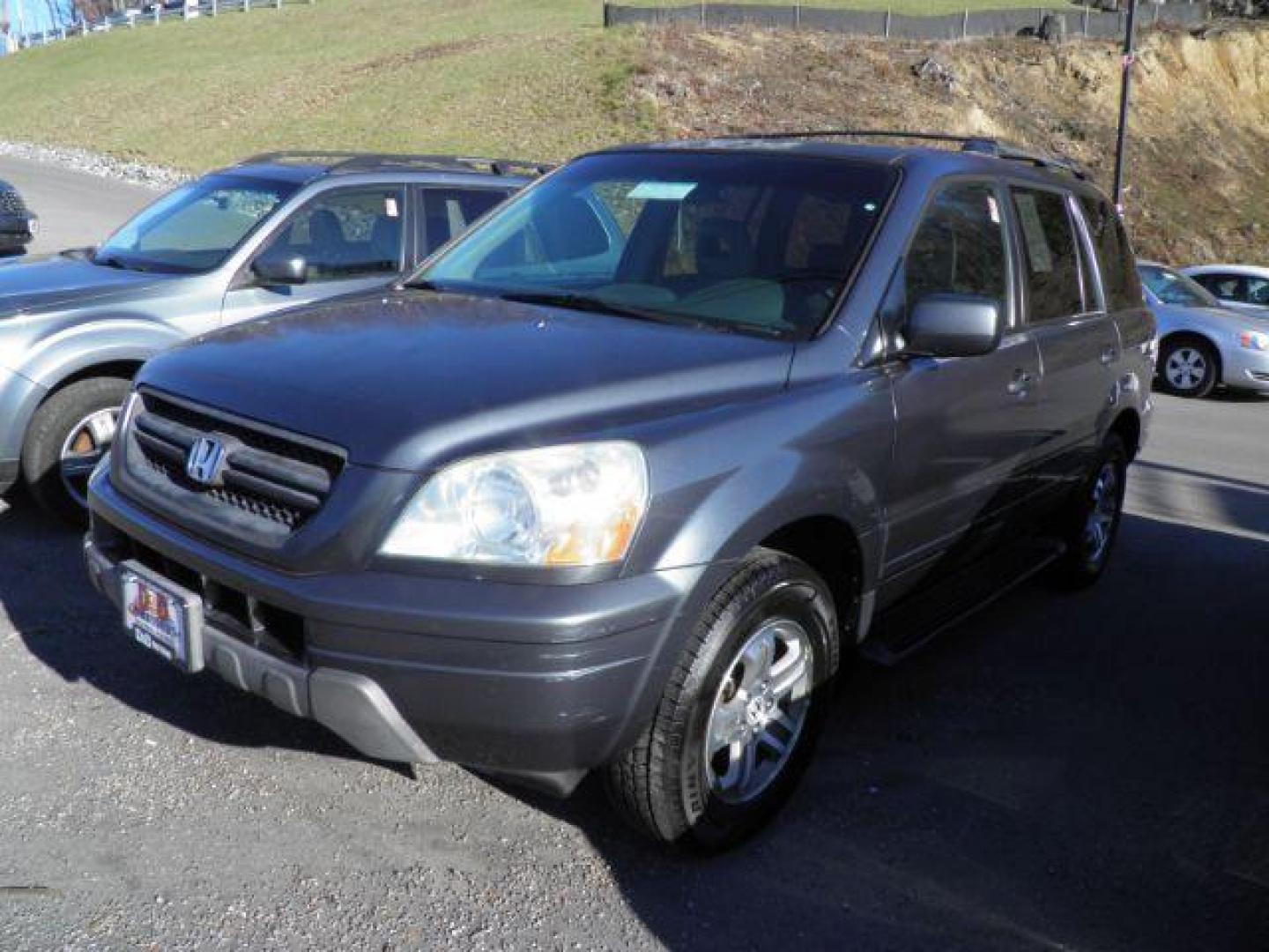 2005 GRAY Honda Pilot EX w/ Leather and DV (5FNYF18675B) with an 3.5L V6 engine, AT transmission, located at 15520 McMullen Hwy SW, Belair, MD, 21502, (301) 729-3700, 39.581375, -78.846451 - Photo#0