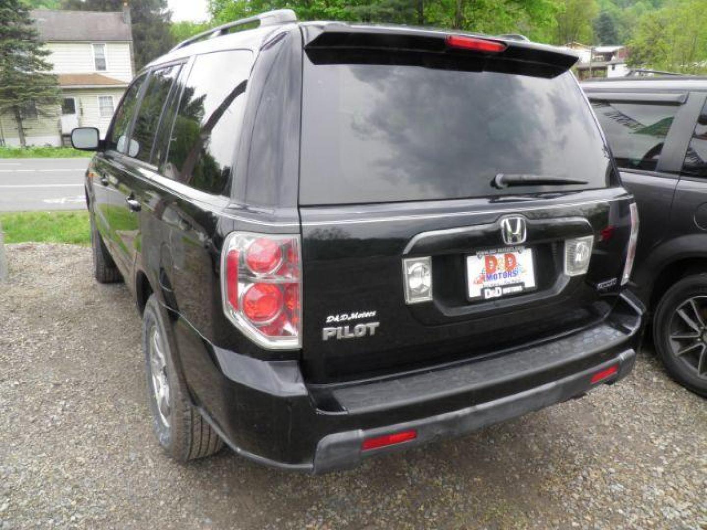 2006 BLACK HONDA PILOT EX 4WD w/ Leather and DVD (2HKYF18626H) with an 3.5L V6 engine, AT transmission, located at 19521 New George's Creek Rd SW, Barton, MD, 21521, (301) 463-2404, 39.524323, -79.017906 - Photo#5