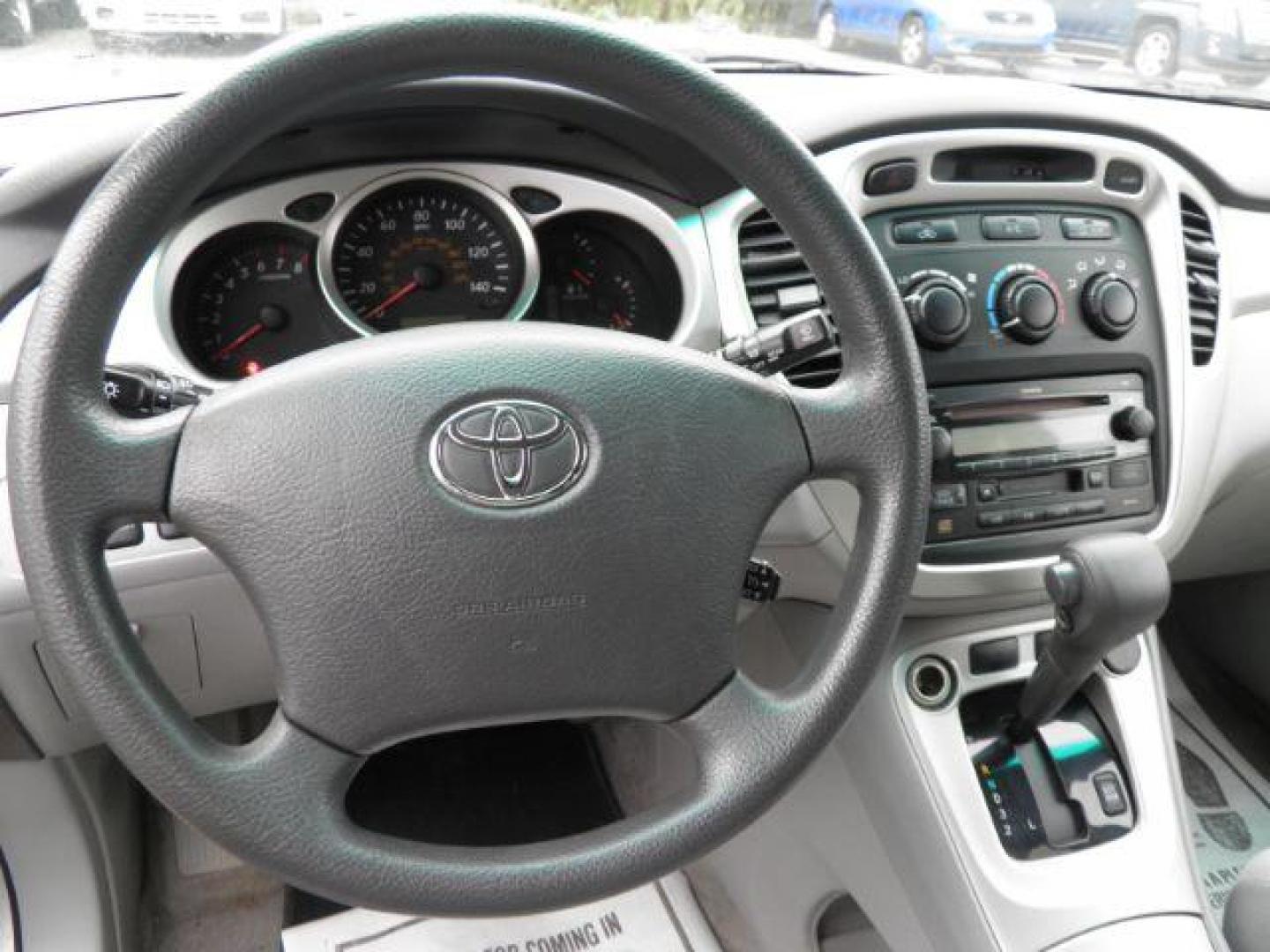 2006 SILVER Toyota Highlander V6 4WD (JTEHP21A260) with an 3.3L V6 engine, AT transmission, located at 19521 New George's Creek Rd SW, Barton, MD, 21521, (301) 463-2404, 39.524323, -79.017906 - Photo#2