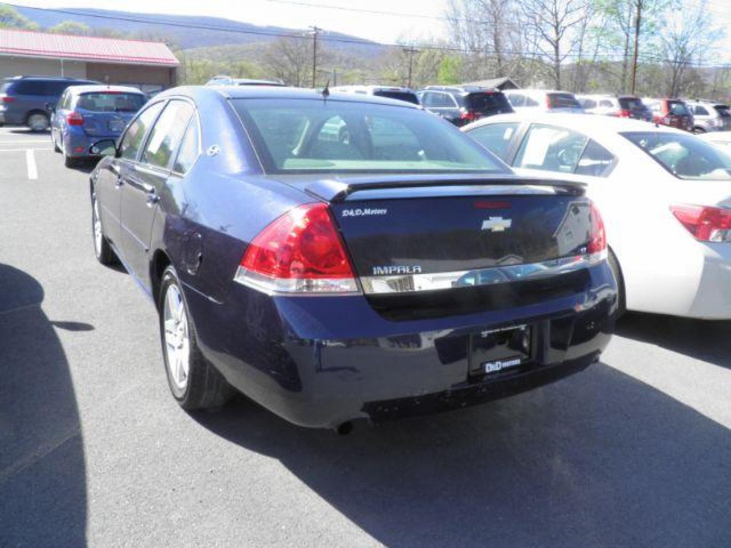 2007 BLUE Chevrolet Impala LT3 3.9L (2G1WC58R879) with an 3.9l V6 engine, AT transmission, located at 15520 McMullen Hwy SW, Belair, MD, 21502, (301) 729-3700, 39.581375, -78.846451 - Photo#4