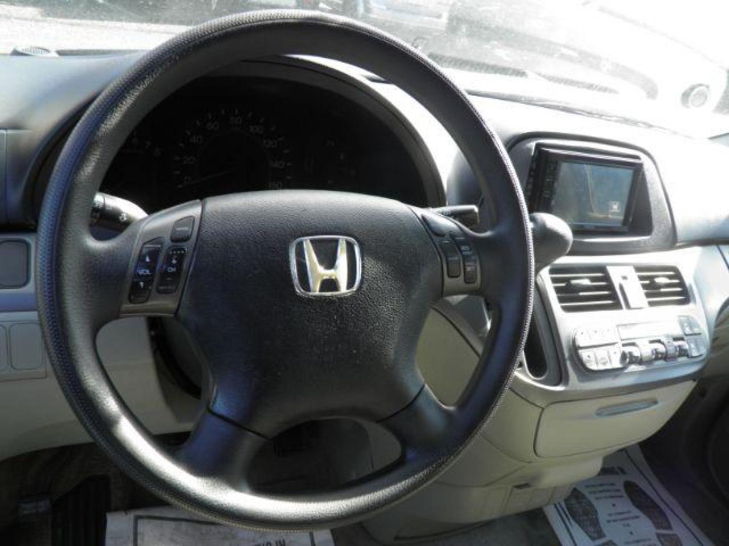 2007 GRAY Honda Odyssey EX (5FNRL384X7B) with an 3.5L V6 engine, AT transmission, located at 19521 New George's Creek Rd SW, Barton, MD, 21521, (301) 463-2404, 39.524323, -79.017906 - Photo#2