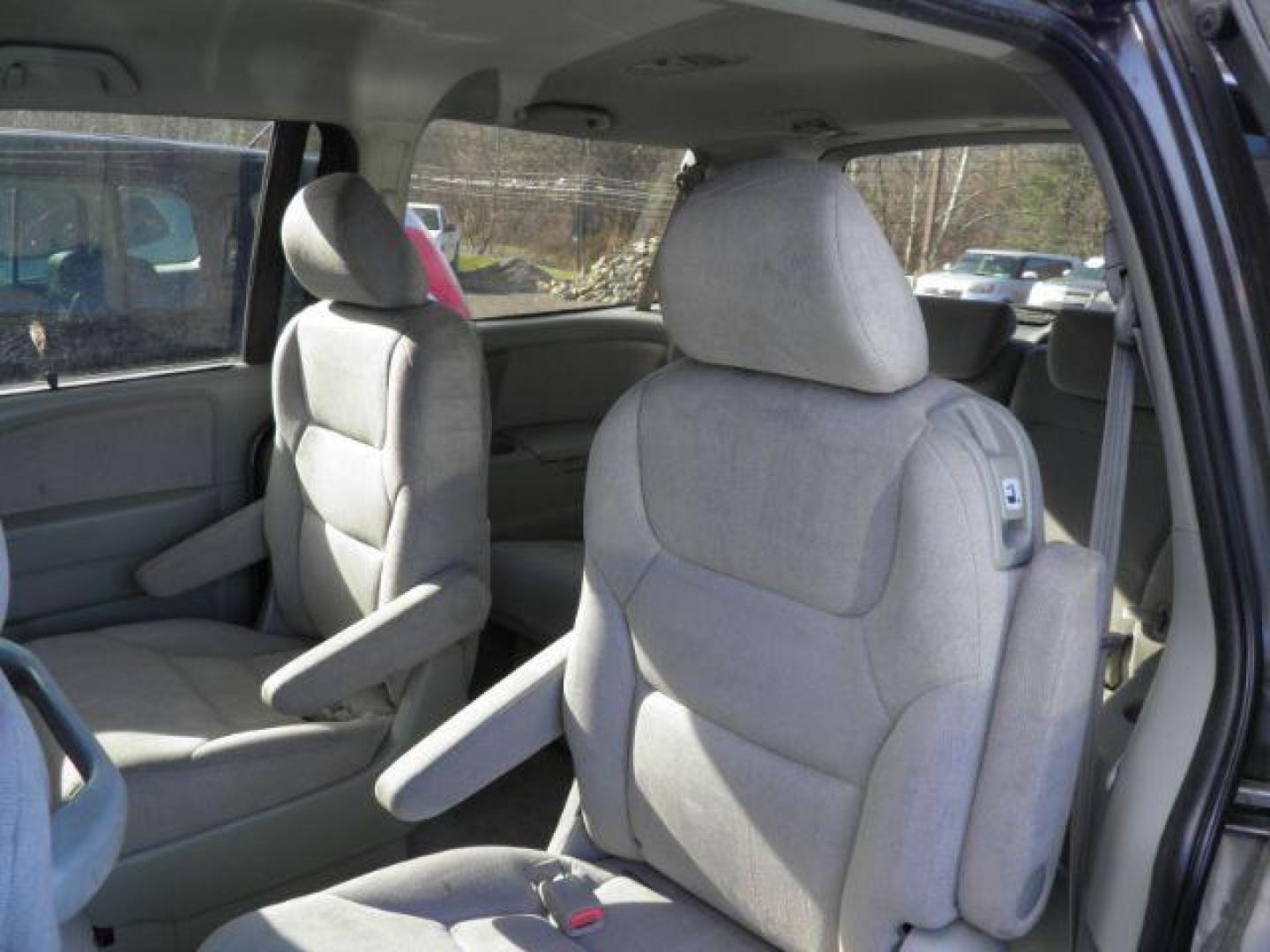 2007 GRAY Honda Odyssey EX (5FNRL384X7B) with an 3.5L V6 engine, AT transmission, located at 19521 New George's Creek Rd SW, Barton, MD, 21521, (301) 463-2404, 39.524323, -79.017906 - Photo#3