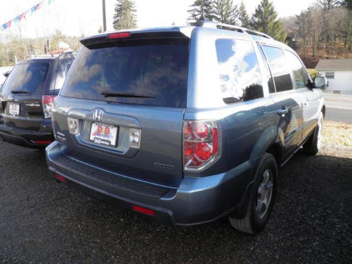 2007 BLUE Honda Pilot EX-L 4WD AT (5FNYF18557B) with an 3.5L V6 engine, AT transmission, located at 15520 McMullen Hwy SW, Belair, MD, 21502, (301) 729-3700, 39.581375, -78.846451 - Photo#5