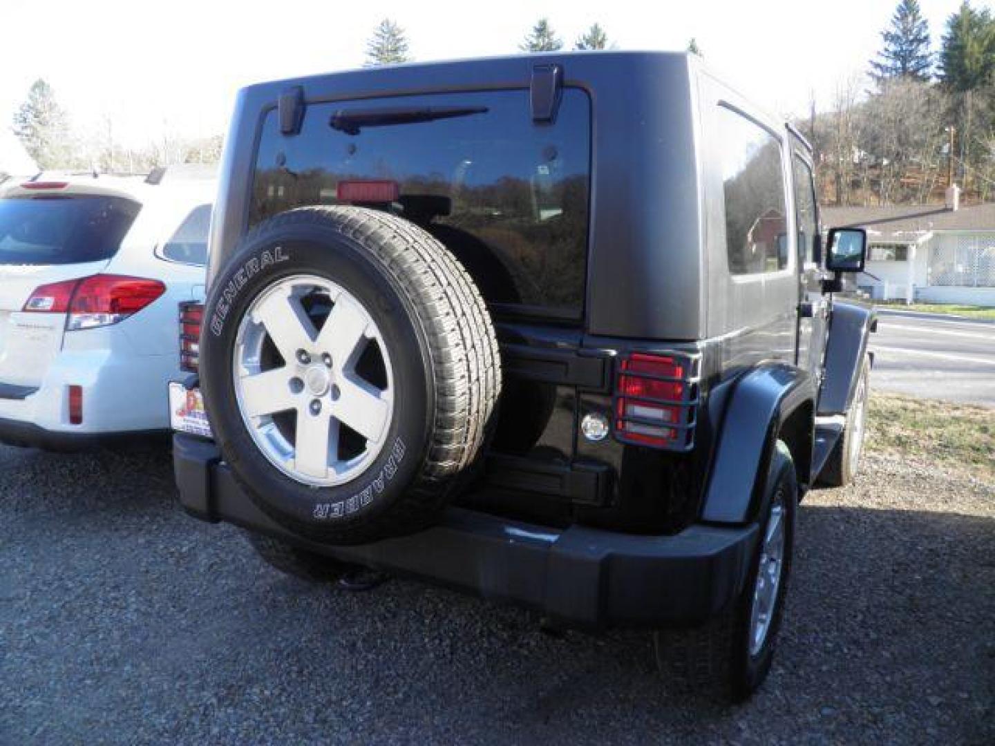 2007 BLACK Jeep Wrangler Sahara (1J8FA54187L) with an 3.8 V6 engine, located at 19521 New George's Creek Rd SW, Barton, MD, 21521, (301) 463-2404, 39.524323, -79.017906 - Photo#5