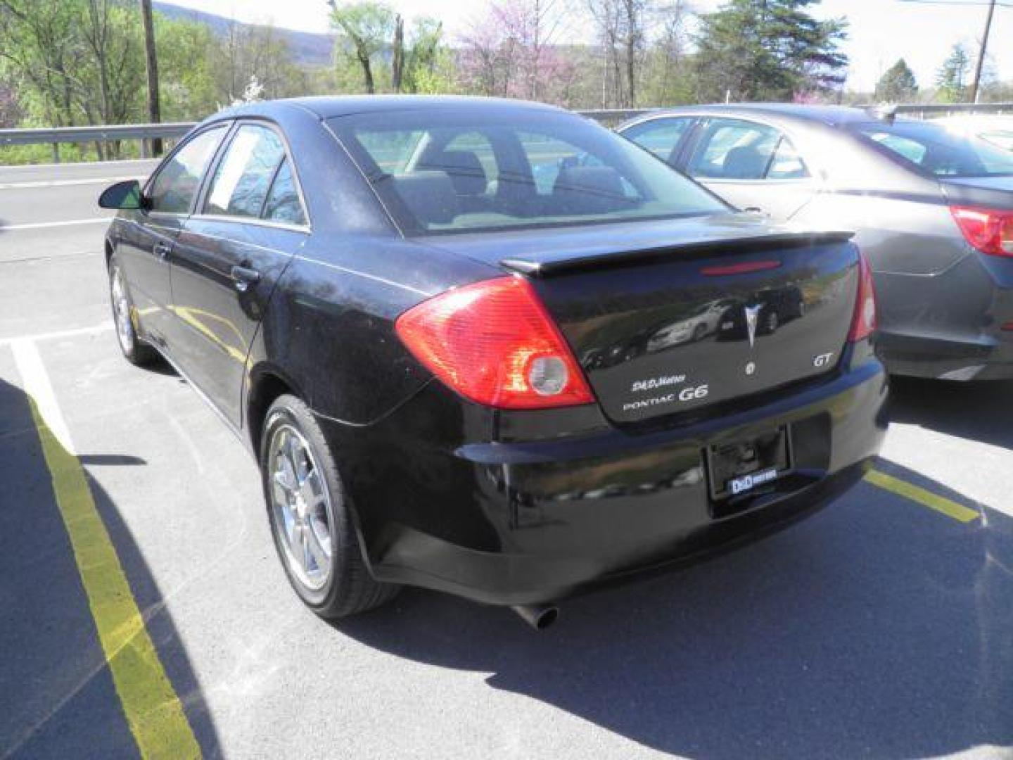 2007 Black Pontiac G6 GT Sedan (1G2ZH58N974) with an 3.5L V6 engine, AT transmission, located at 15520 McMullen Hwy SW, Belair, MD, 21502, (301) 729-3700, 39.581375, -78.846451 - Photo#4