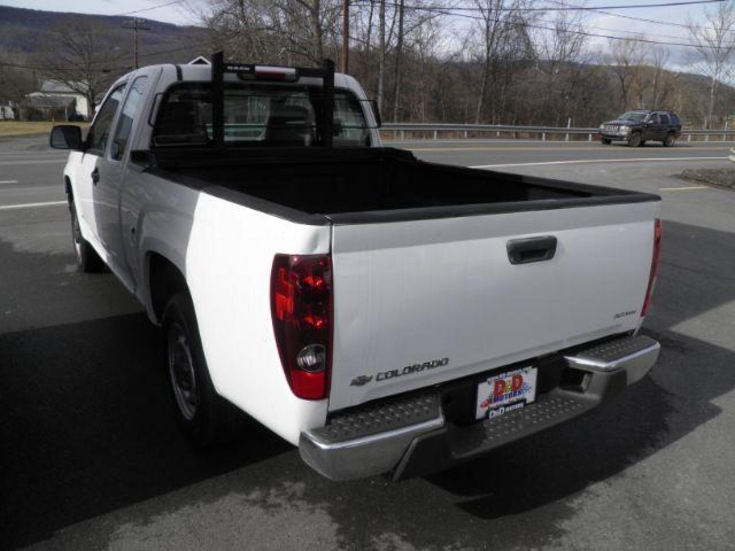 2008 WHITE Chevrolet Colorado Work Truck Ext. Cab 2WD (1GCCS19E288) with an 3.7L V6 engine, located at 15520 McMullen Hwy SW, Belair, MD, 21502, (301) 729-3700, 39.581375, -78.846451 - Photo#3