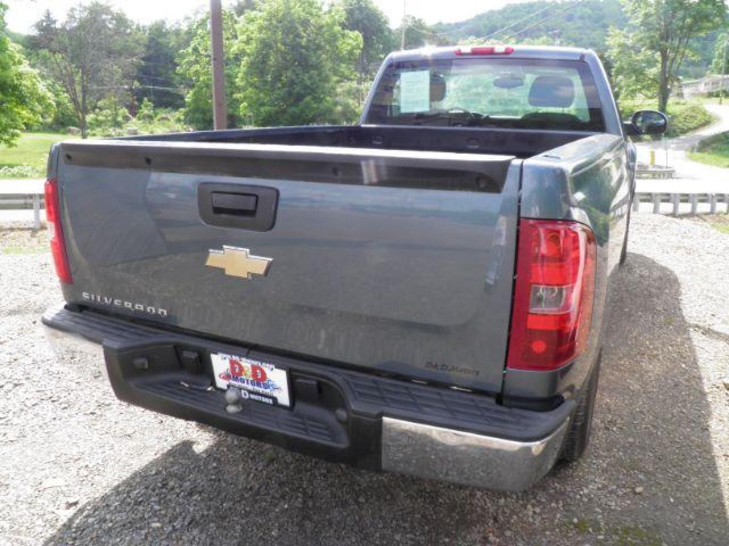 2008 BLUE Chevrolet Silverado 1500 Work Truck Std. Box 2WD (1GCEC14X38Z) with an 4.3 V6 engine, AT transmission, located at 19521 New George's Creek Rd SW, Barton, MD, 21521, (301) 463-2404, 39.524323, -79.017906 - Photo#2