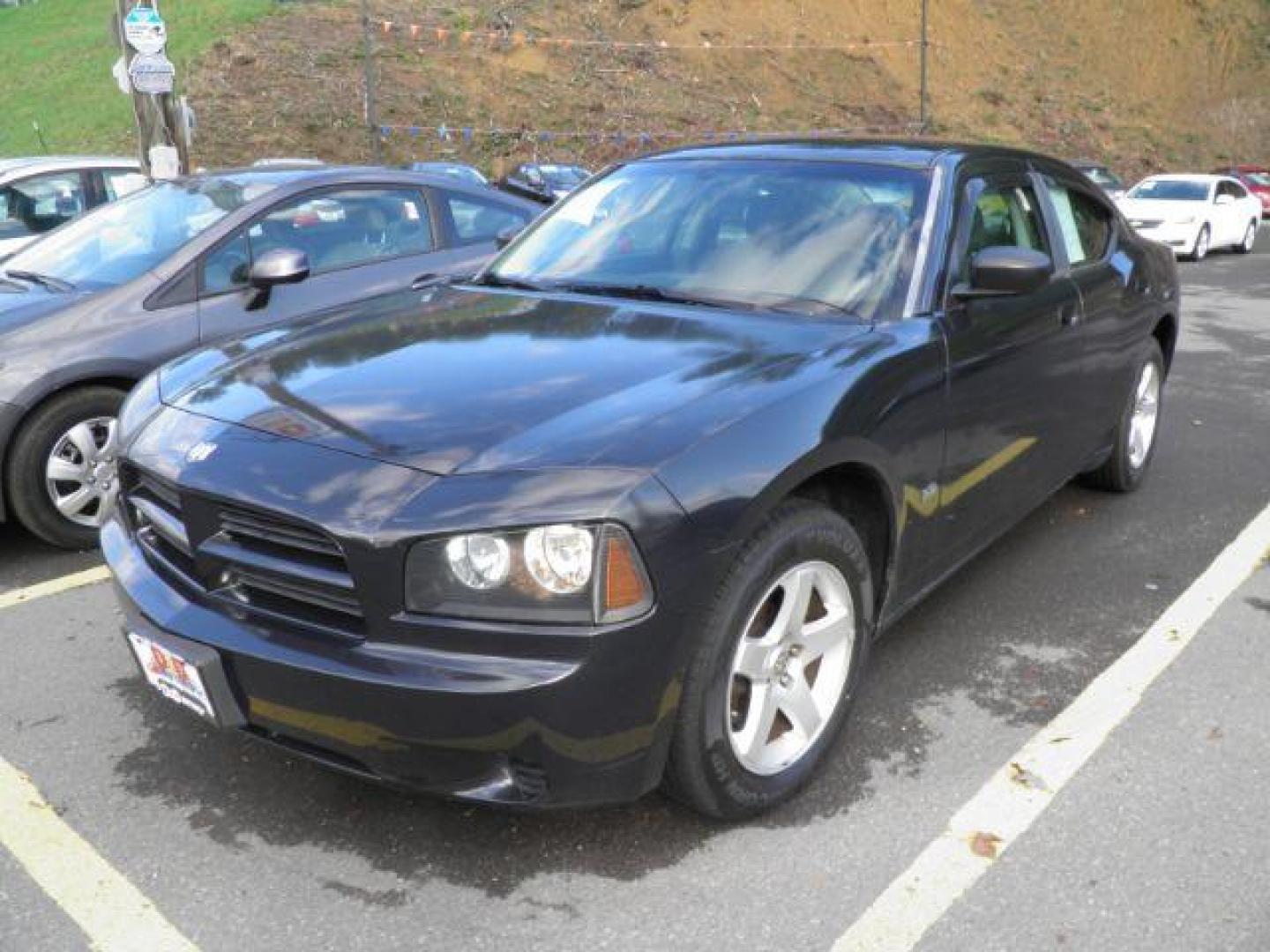 2008 GRAY DODGE CHARGER SE (2B3KA43G88H) with an 3.5L V6 engine, AT transmission, located at 15520 McMullen Hwy SW, Belair, MD, 21502, (301) 729-3700, 39.581375, -78.846451 - Photo#0