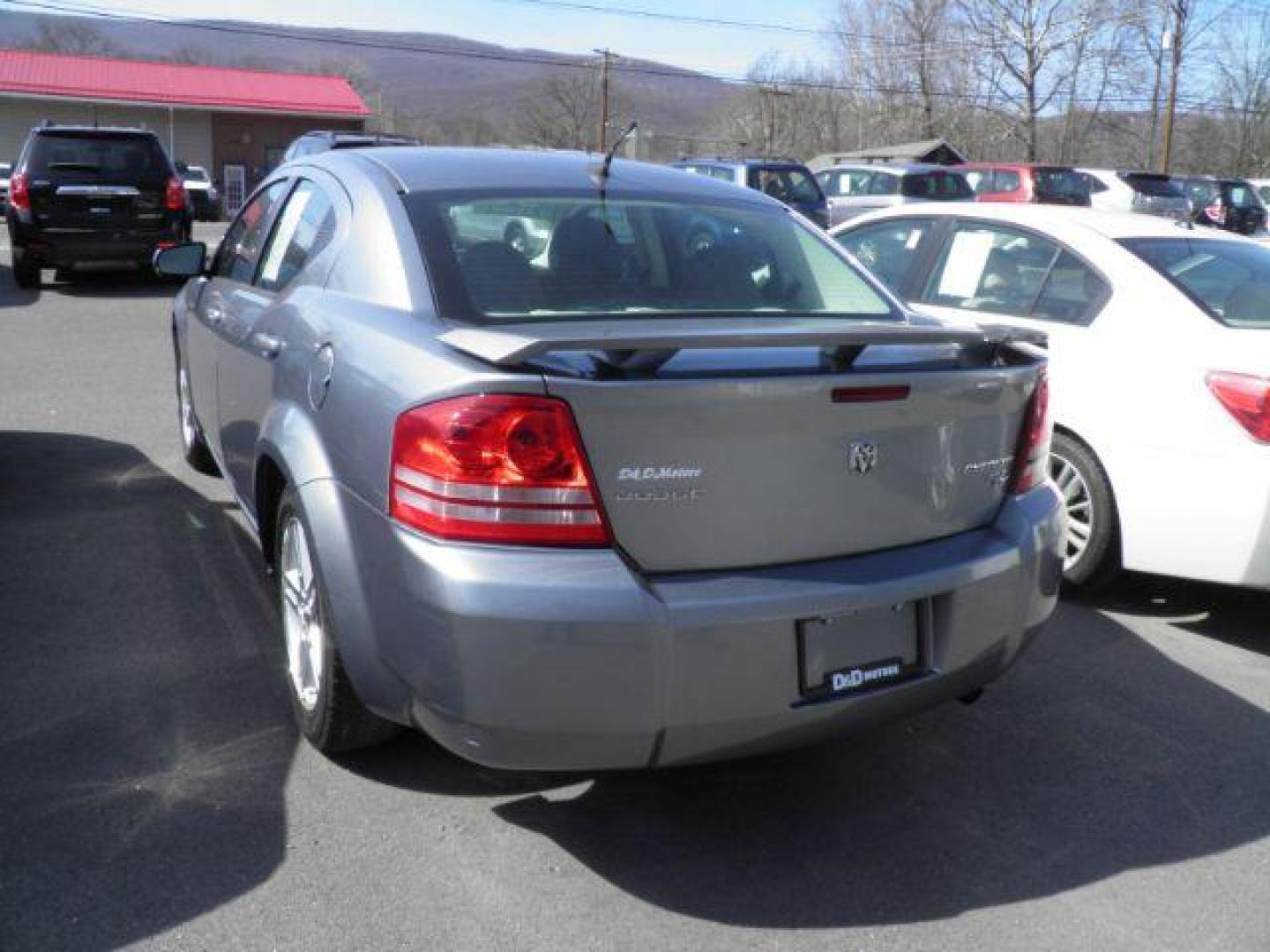 2009 GRAY Dodge Avenger SXT (1B3LC56B69N) with an 2.0L L4 engine, AT transmission, located at 15520 McMullen Hwy SW, Belair, MD, 21502, (301) 729-3700, 39.581375, -78.846451 - Photo#4