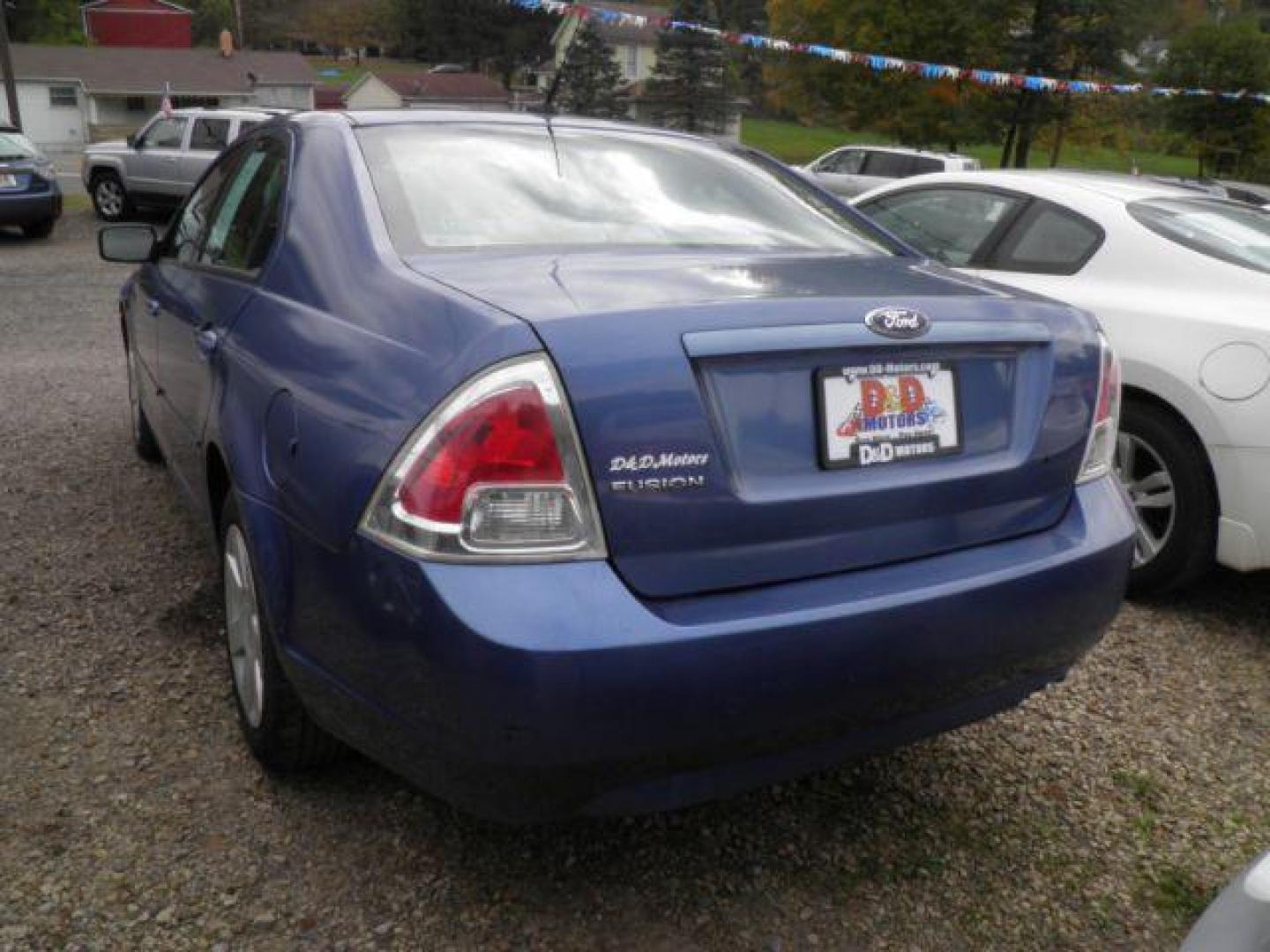 2009 BLUE Ford Fusion I4 S (3FAHP06Z79R) with an 2.3L L4 engine, AT transmission, located at 15520 McMullen Hwy SW, Belair, MD, 21502, (301) 729-3700, 39.581375, -78.846451 - Photo#4