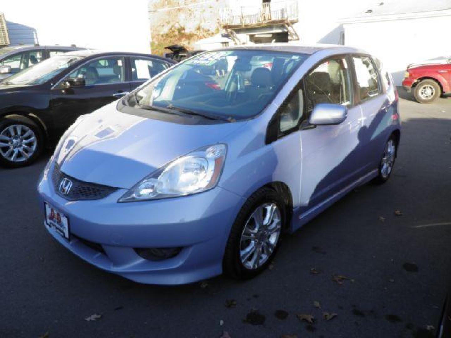 2009 BLUE Honda Fit Sport 5-Speed AT (JHMGE88469S) with an 1.5L L4 engine, AT transmission, located at 15520 McMullen Hwy SW, Belair, MD, 21502, (301) 729-3700, 39.581375, -78.846451 - Photo#0