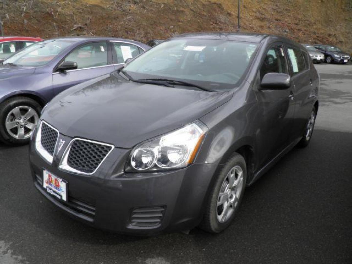 2009 GRAY Pontiac Vibe 2.4L (5Y2SP67099Z) with an 2.4L L4 engine, AT transmission, located at 19521 New George's Creek Rd SW, Barton, MD, 21521, (301) 463-2404, 39.524323, -79.017906 - Photo#0