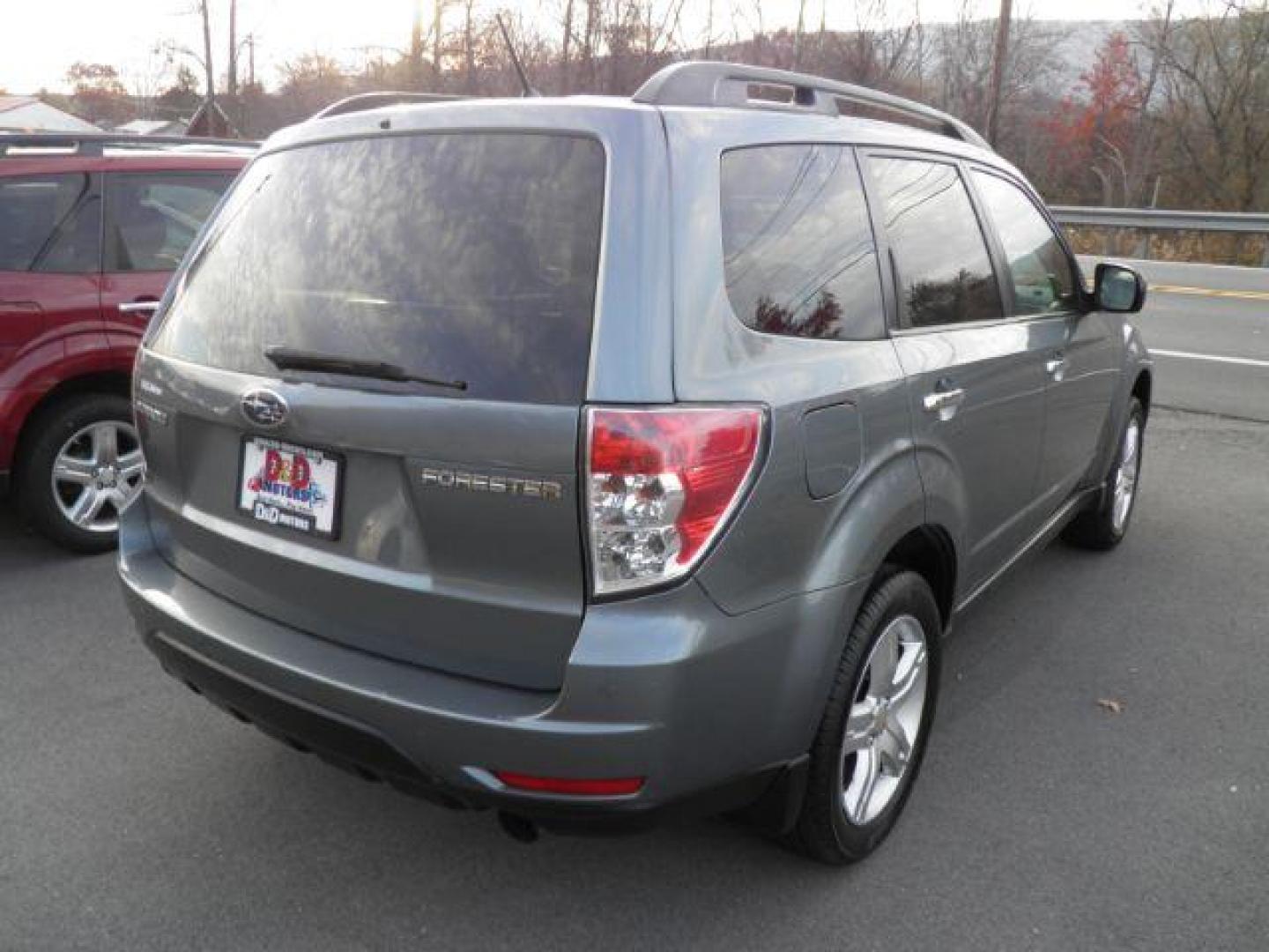 2009 TEAL Subaru Forester 2.5X Limited (JF2SH64649H) with an 2.5 L4 engine, AT transmission, located at 15520 McMullen Hwy SW, Belair, MD, 21502, (301) 729-3700, 39.581375, -78.846451 - Photo#5