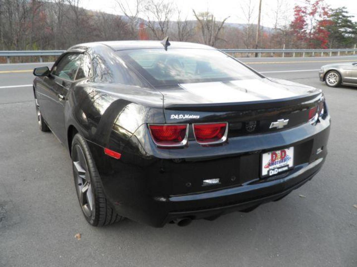 2010 BLACK CHEVROLET CAMARO LT2 Coupe (2G1FG1EV7A9) with an 3.6L V6 DOHC 24V engine, 6/SP transmission, located at 15520 McMullen Hwy SW, Belair, MD, 21502, (301) 729-3700, 39.581375, -78.846451 - Photo#4