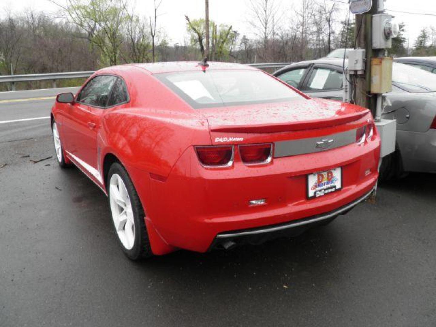 2010 RED Chevrolet Camaro LT1 Coupe (2G1FB1EV3A9) with an 3.6L V6 engine, 6SP transmission, located at 15520 McMullen Hwy SW, Belair, MD, 21502, (301) 729-3700, 39.581375, -78.846451 - Photo#4