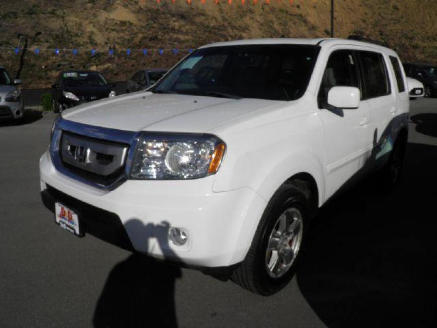 2010 WHITE HONDA PILOT EX-L 4WD 5-Spd AT (5FNYF4H5XAB) with an 3.5L V6 engine, AT transmission, located at 15520 McMullen Hwy SW, Belair, MD, 21502, (301) 729-3700, 39.581375, -78.846451 - Photo#0