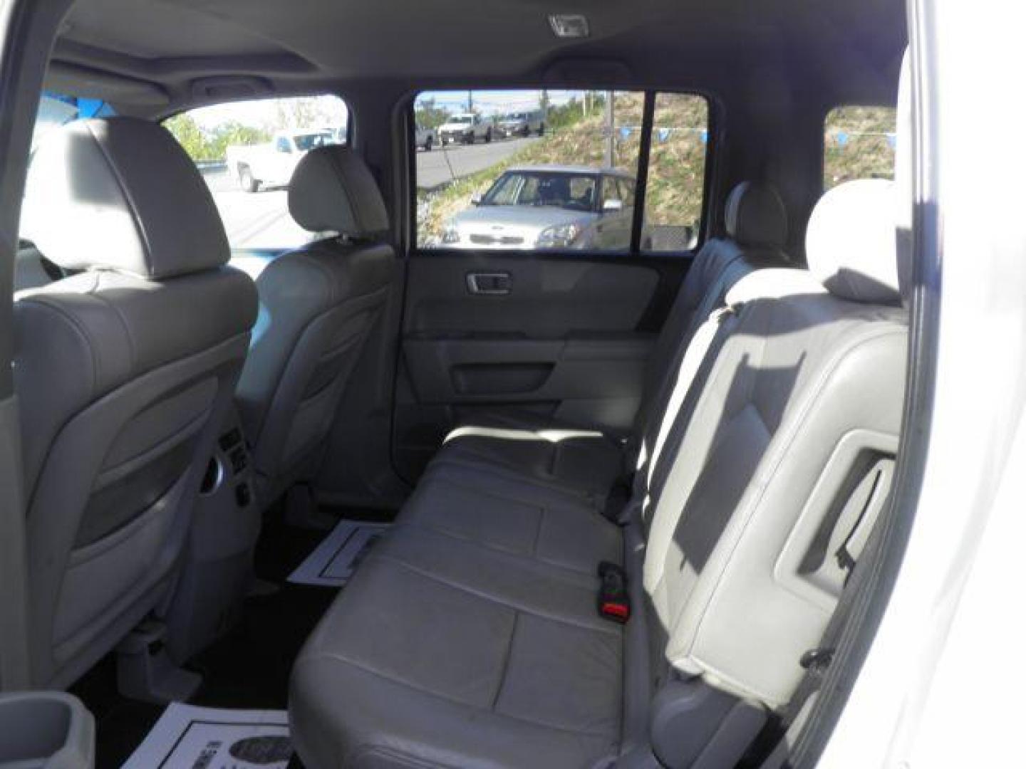 2010 WHITE HONDA PILOT EX-L 4WD 5-Spd AT (5FNYF4H5XAB) with an 3.5L V6 engine, AT transmission, located at 15520 McMullen Hwy SW, Belair, MD, 21502, (301) 729-3700, 39.581375, -78.846451 - Photo#3