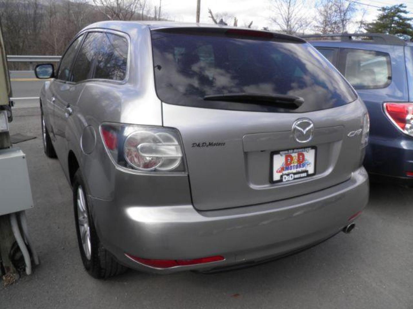 2010 GRAY Mazda CX-7 I Sport (JM3ER2W58A0) with an 2.5 L4 engine, AT transmission, located at 15520 McMullen Hwy SW, Belair, MD, 21502, (301) 729-3700, 39.581375, -78.846451 - Photo#3