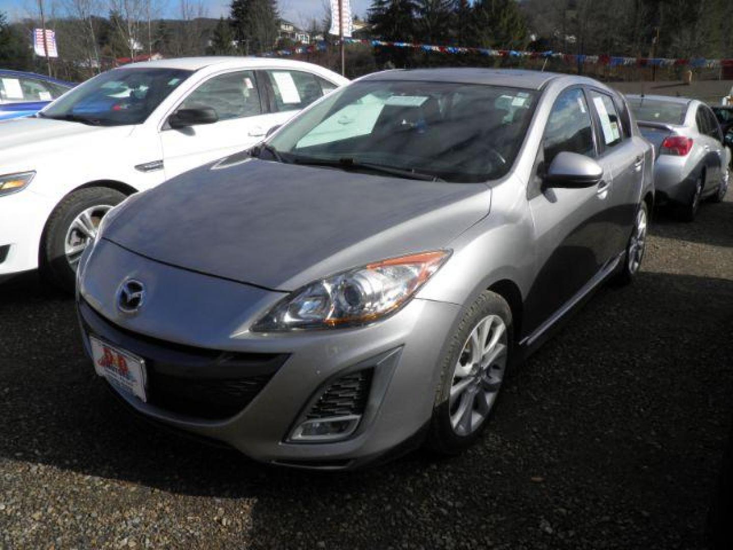 2010 GRAY Mazda MAZDA3 s Sport 5-Door (JM1BL1H68A1) with an 2.5 L4 engine, 6SP transmission, located at 19521 New George's Creek Rd SW, Barton, MD, 21521, (301) 463-2404, 39.524323, -79.017906 - Photo#0