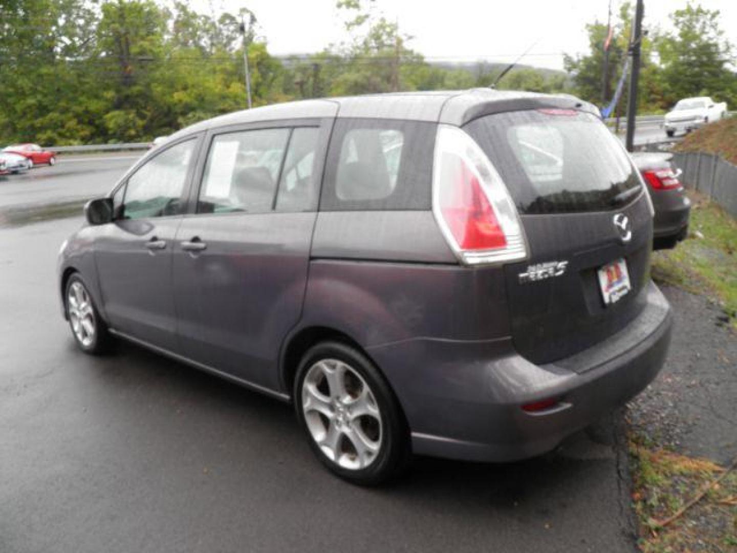 2010 GRAY MAZDA 5 Sport (JM1CR2WL9A0) with an 2.3l L4 engine, AT transmission, located at 15520 McMullen Hwy SW, Belair, MD, 21502, (301) 729-3700, 39.581375, -78.846451 - Photo#5