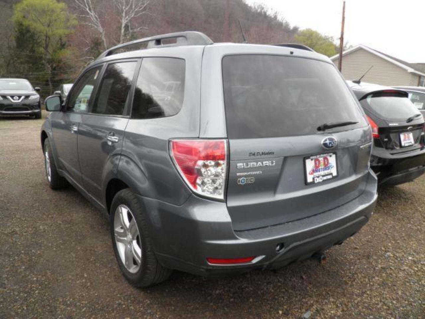 2010 Aqua Subaru Forester 2.5X Premium (JF2SH6CC6AG) with an 2.5 L4 engine, 5SP transmission, located at 19521 New George's Creek Rd SW, Barton, MD, 21521, (301) 463-2404, 39.524323, -79.017906 - Photo#5