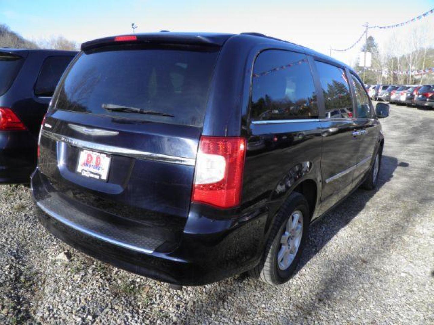 2011 BLUE Chrysler Town and Country Touring (2A4RR5DG3BR) with an 3.6L V6 engine, AT transmission, located at 15520 McMullen Hwy SW, Belair, MD, 21502, (301) 729-3700, 39.581375, -78.846451 - Photo#5