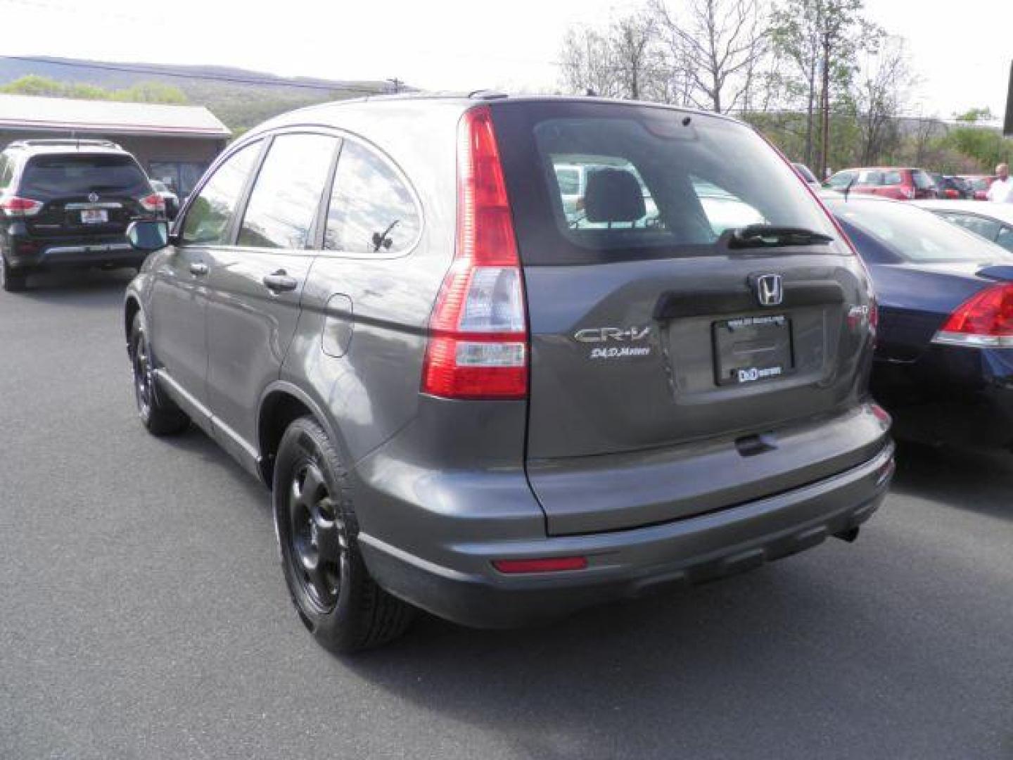 2011 GRAY Honda CR-V LX 4WD 5-Speed AT (5J6RE4H38BL) with an 2.4L L4 engine, AT transmission, located at 19521 New George's Creek Rd SW, Barton, MD, 21521, (301) 463-2404, 39.524323, -79.017906 - Photo#5