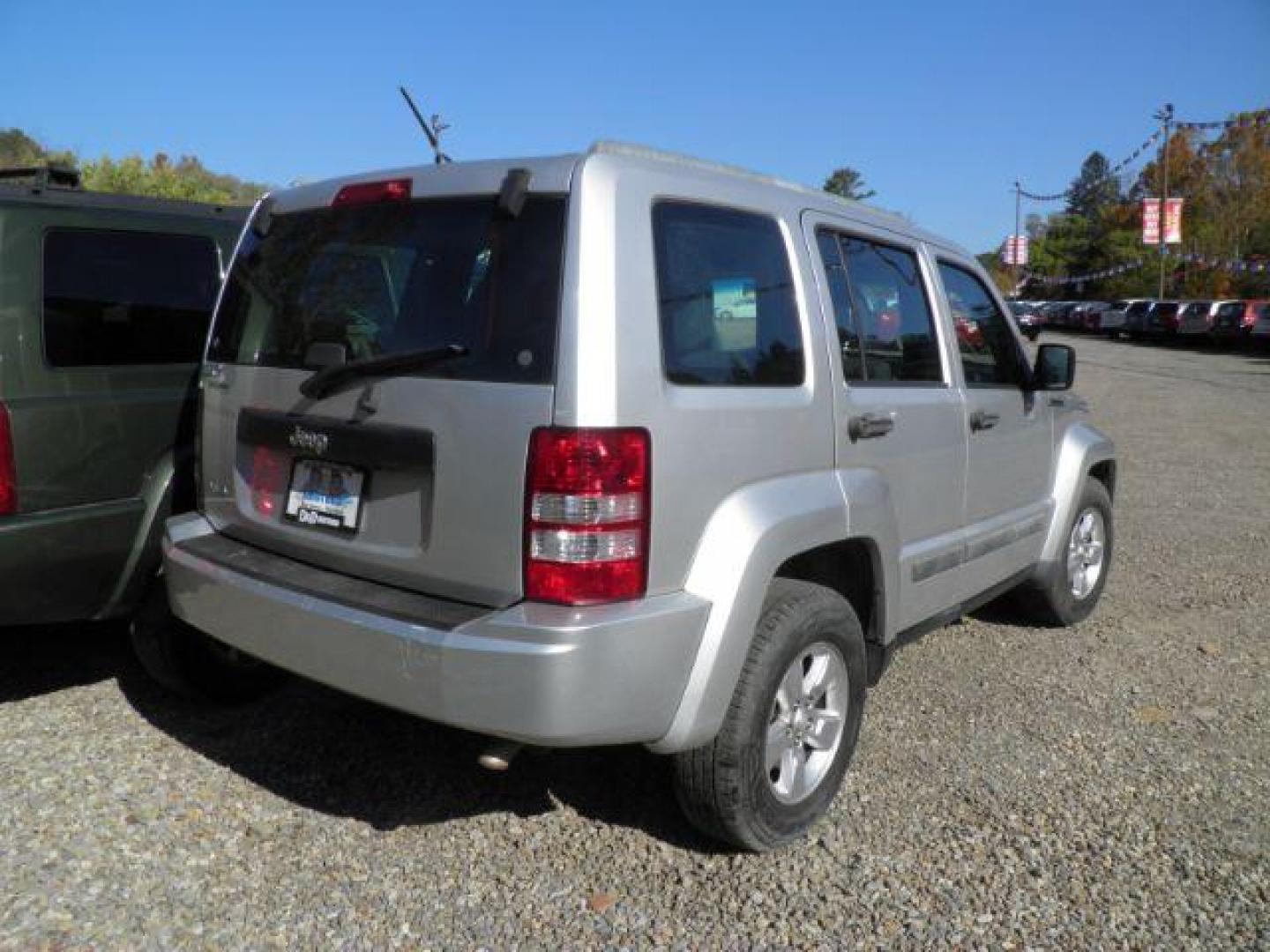 2011 Silver Jeep Liberty Sport 4WD (1J4PN2GK0BW) with an 3.7L V6 engine, AT transmission, located at 19521 New George's Creek Rd SW, Barton, MD, 21521, (301) 463-2404, 39.524323, -79.017906 - Photo#5