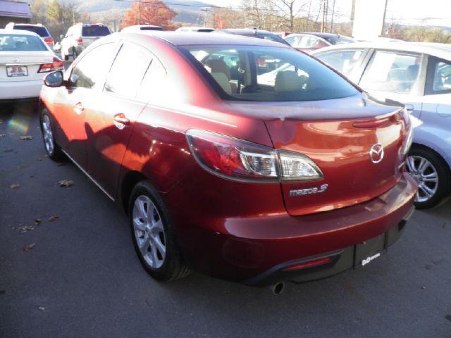 2011 RED MAZDA 3 TOURING (JM1BL1VF0B1) with an 2..0/4CLY engine, AT transmission, located at 15520 McMullen Hwy SW, Belair, MD, 21502, (301) 729-3700, 39.581375, -78.846451 - Photo#4