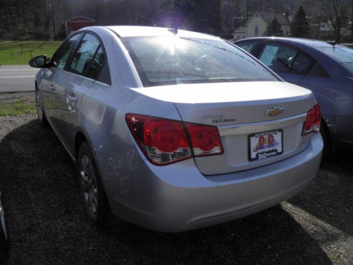 2012 GRAY Chevrolet Cruze 2LS (1G1PC5SH7C7) with an 1.8L L4 engine, AT transmission, located at 19521 New George's Creek Rd SW, Barton, MD, 21521, (301) 463-2404, 39.524323, -79.017906 - Photo#4