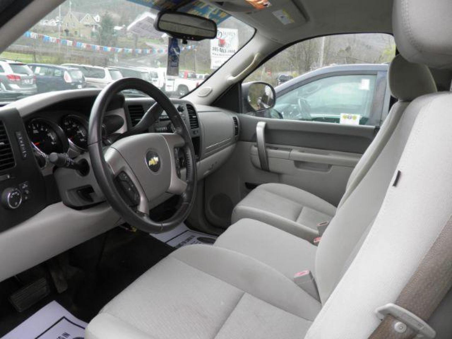 2012 WHITE Chevrolet Silverado 1500 LT 4WD (1GCNKSEA3CZ) with an 4.8L V8 engine, AT transmission, located at 15520 McMullen Hwy SW, Belair, MD, 21502, (301) 729-3700, 39.581375, -78.846451 - Photo#1