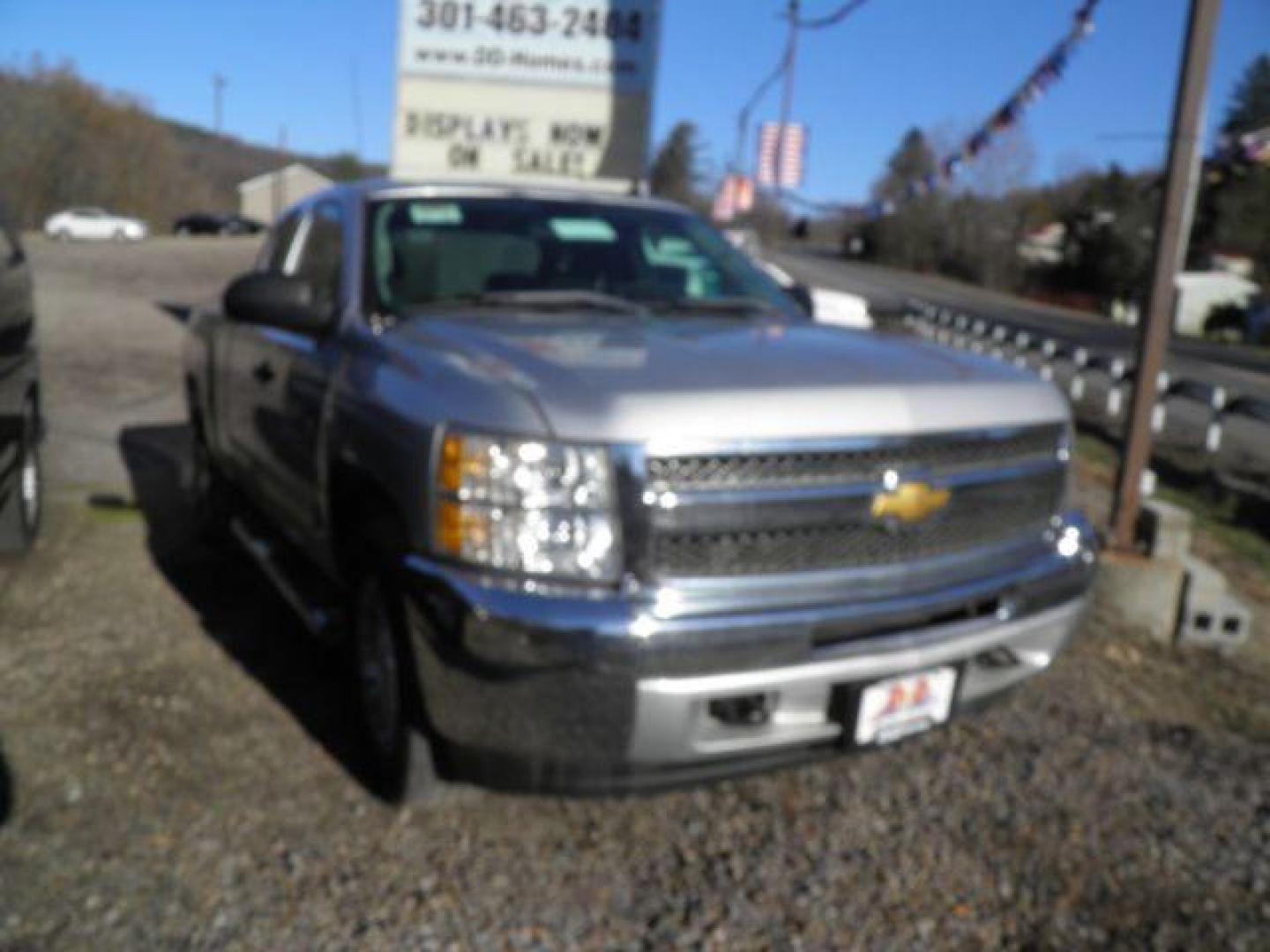 2012 GRAY Chevrolet Silverado 1500 LT Ext. Cab 4WD (1GCRKSE76CZ) with an 5.3L V8 engine, AT transmission, located at 19521 New George's Creek Rd SW, Barton, MD, 21521, (301) 463-2404, 39.524323, -79.017906 - Photo#0