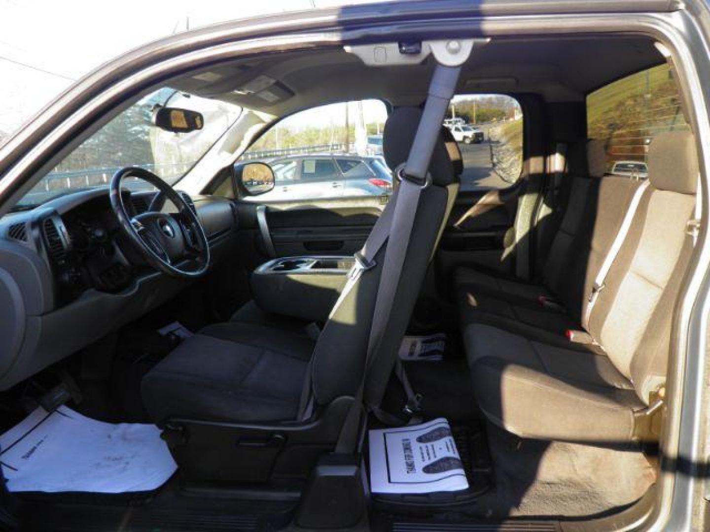 2012 BLUE Chevrolet Silverado 1500 LS Extended Cab 4WD (1GCRKREA9CZ) with an 4.8L V8 engine, AT transmission, located at 15520 McMullen Hwy SW, Belair, MD, 21502, (301) 729-3700, 39.581375, -78.846451 - Photo#1