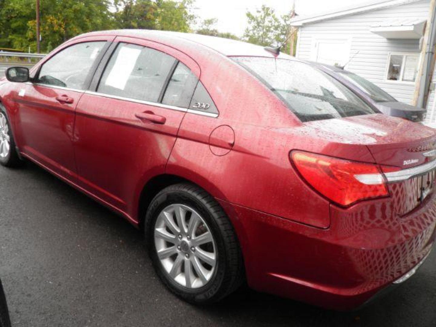 2012 RED Chrysler 200 Touring (1C3CCBBB2CN) with an 2.4L L4 engine, AT transmission, located at 15520 McMullen Hwy SW, Belair, MD, 21502, (301) 729-3700, 39.581375, -78.846451 - Photo#4