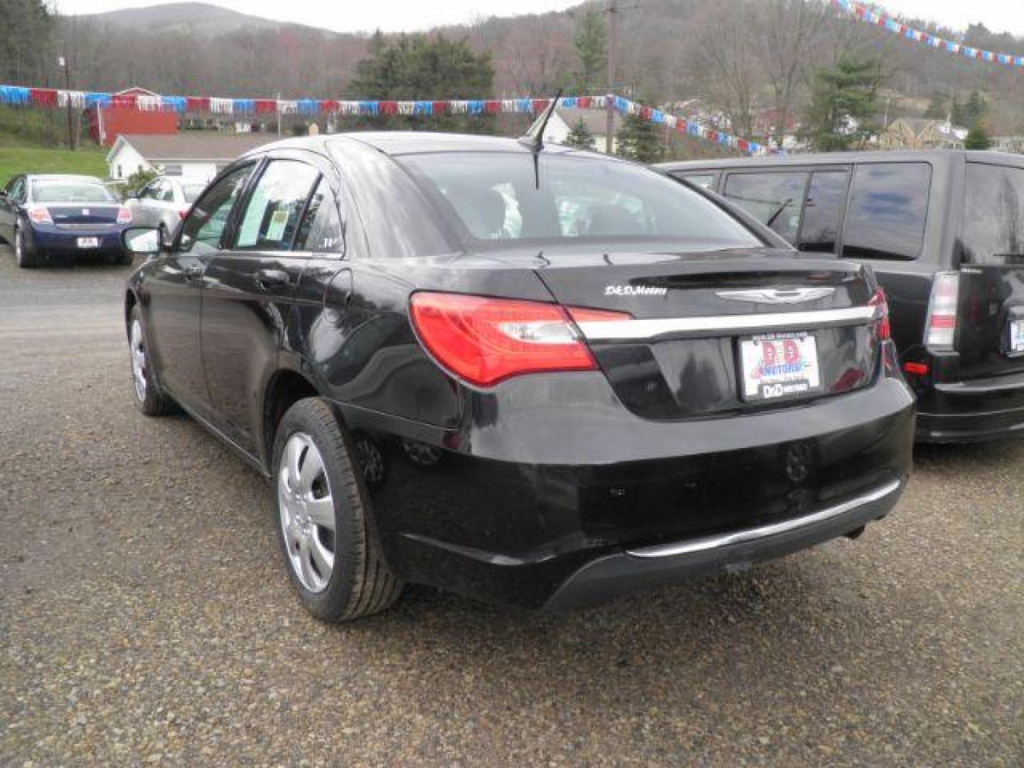 2012 Black Chrysler 200 LX (1C3CCBAB8CN) with an 2.4L L4 engine, AT transmission, located at 19521 New George's Creek Rd SW, Barton, MD, 21521, (301) 463-2404, 39.524323, -79.017906 - Photo#4