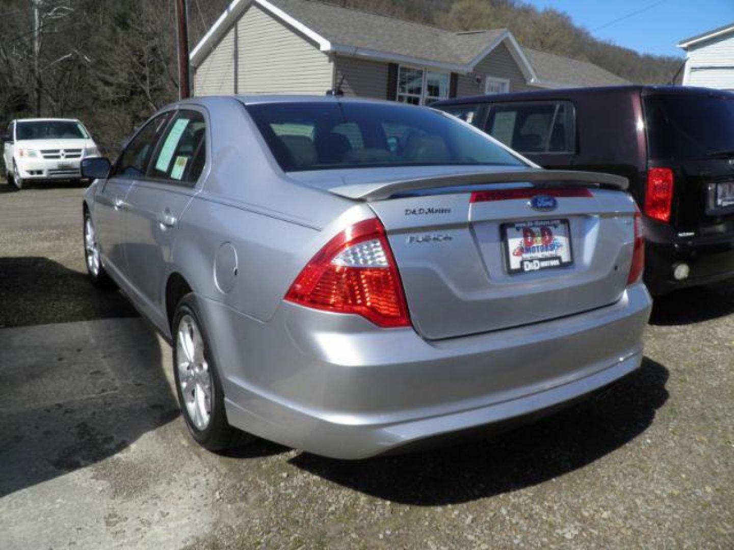 2012 SILVER Ford Fusion SE (3FAHP0HA0CR) with an 2.5L L4 engine, AT transmission, located at 19521 New George's Creek Rd SW, Barton, MD, 21521, (301) 463-2404, 39.524323, -79.017906 - Photo#4