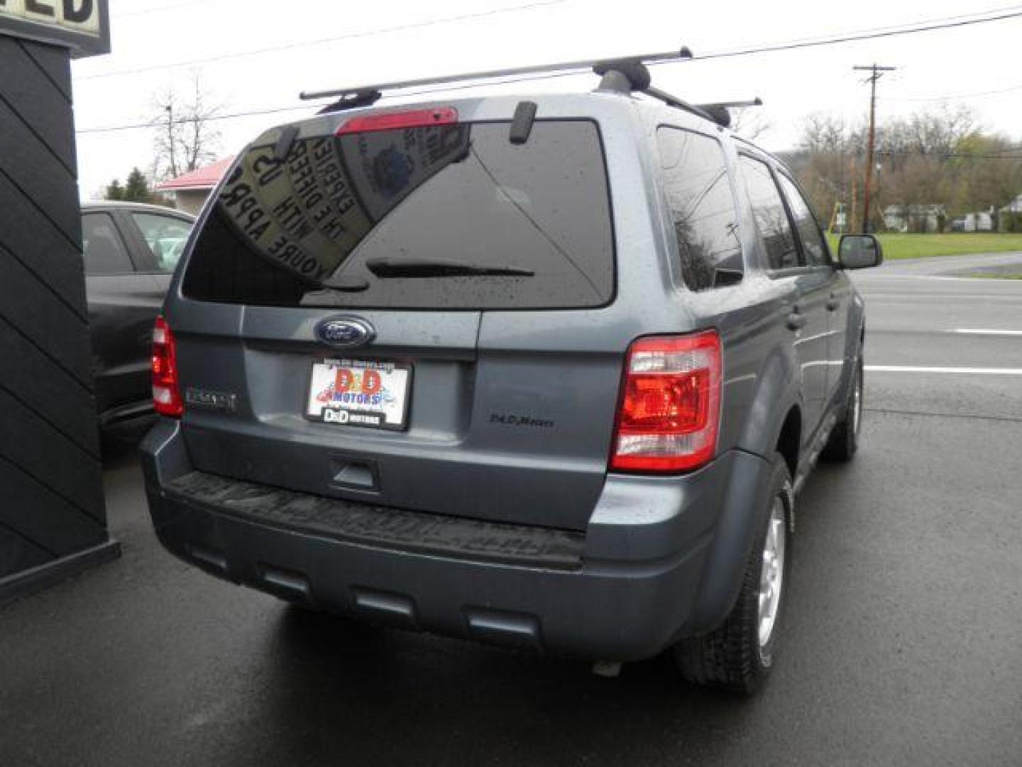 2012 BLUE Ford Escape XLT 4WD (1FMCU9D74CK) with an 2.5 L4 engine, AT transmission, located at 15520 McMullen Hwy SW, Belair, MD, 21502, (301) 729-3700, 39.581375, -78.846451 - Photo#5