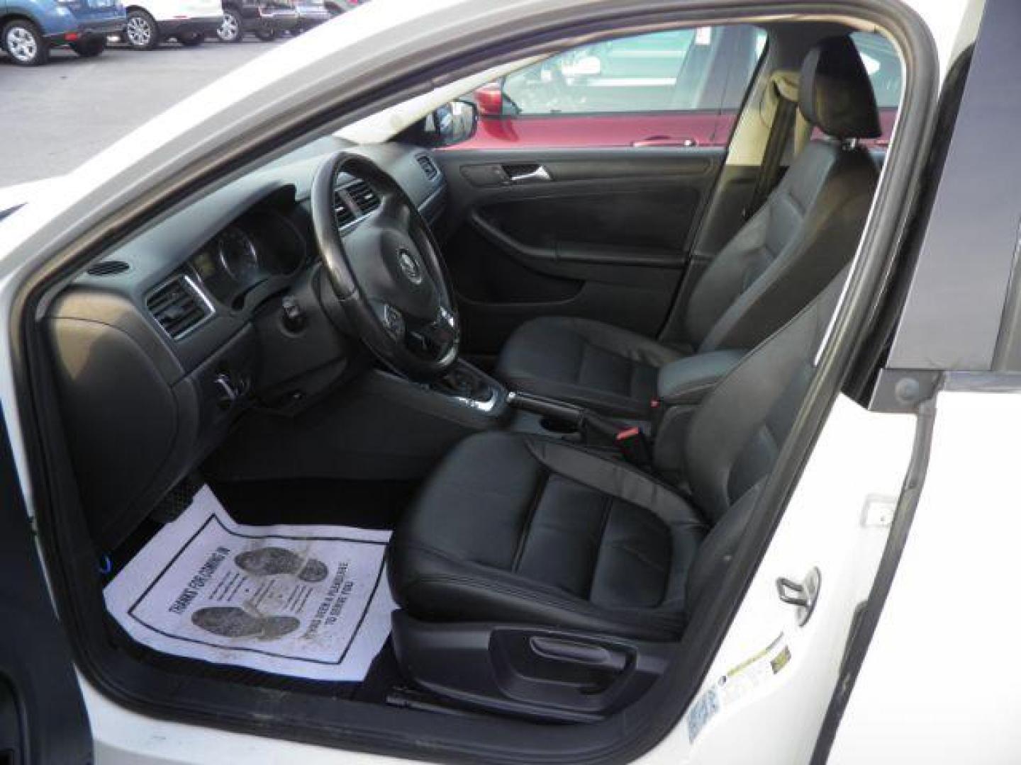 2012 WHITE Volkswagen Jetta SE (3VWDP7AJ9CM) with an 2.5 L4 engine, AT transmission, located at 15520 McMullen Hwy SW, Belair, MD, 21502, (301) 729-3700, 39.581375, -78.846451 - Photo#1