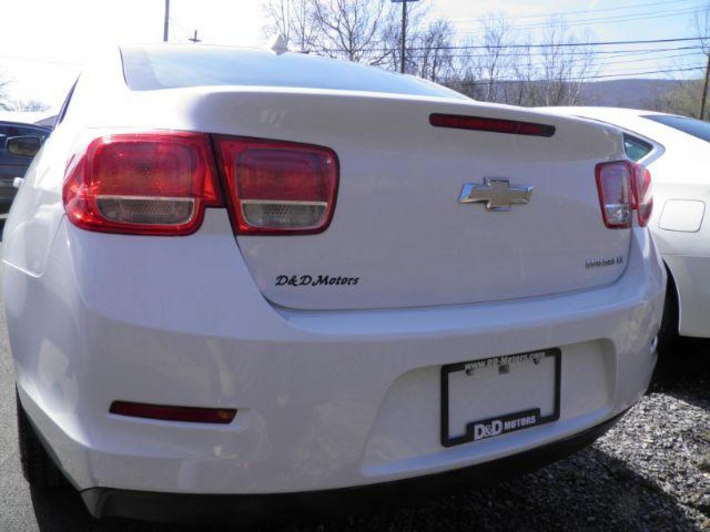 2013 WHITE Chevrolet Malibu 2LT (1G11E5SA4DF) with an 2.5 L4 engine, AT transmission, located at 15520 McMullen Hwy SW, Belair, MD, 21502, (301) 729-3700, 39.581375, -78.846451 - Photo#4