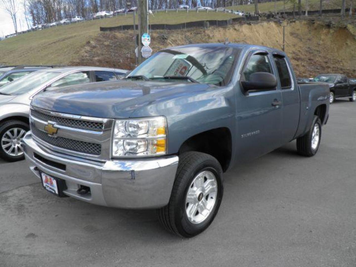 2013 BLUE Chevrolet Silverado 1500 LT Ext. Cab 4WD (1GCRKSE75DZ) with an 5.3L V8 engine, AT transmission, located at 15520 McMullen Hwy SW, Belair, MD, 21502, (301) 729-3700, 39.581375, -78.846451 - Photo#0