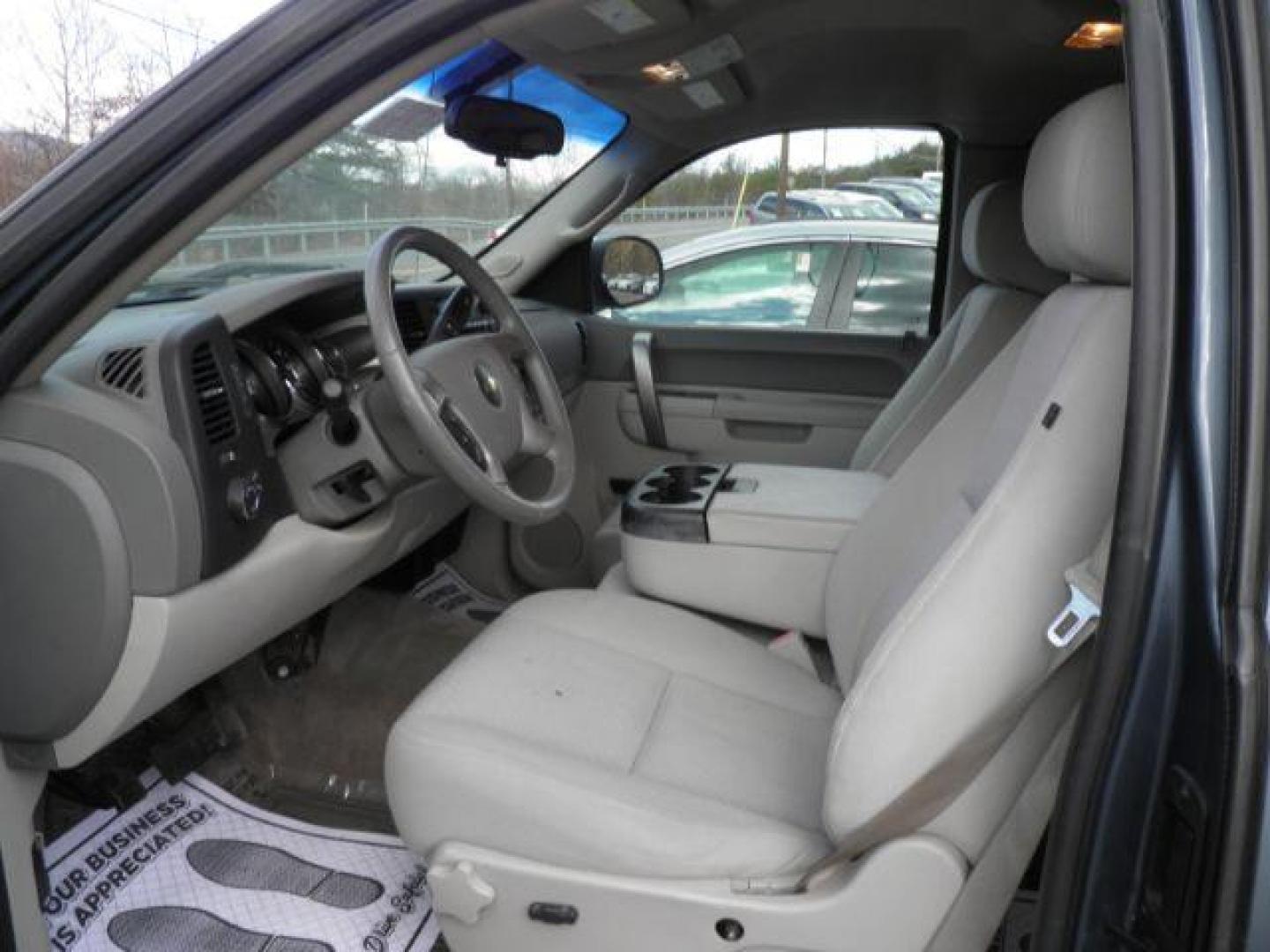 2013 BLUE Chevrolet Silverado 1500 LT Ext. Cab 4WD (1GCRKSE75DZ) with an 5.3L V8 engine, AT transmission, located at 15520 McMullen Hwy SW, Belair, MD, 21502, (301) 729-3700, 39.581375, -78.846451 - Photo#1