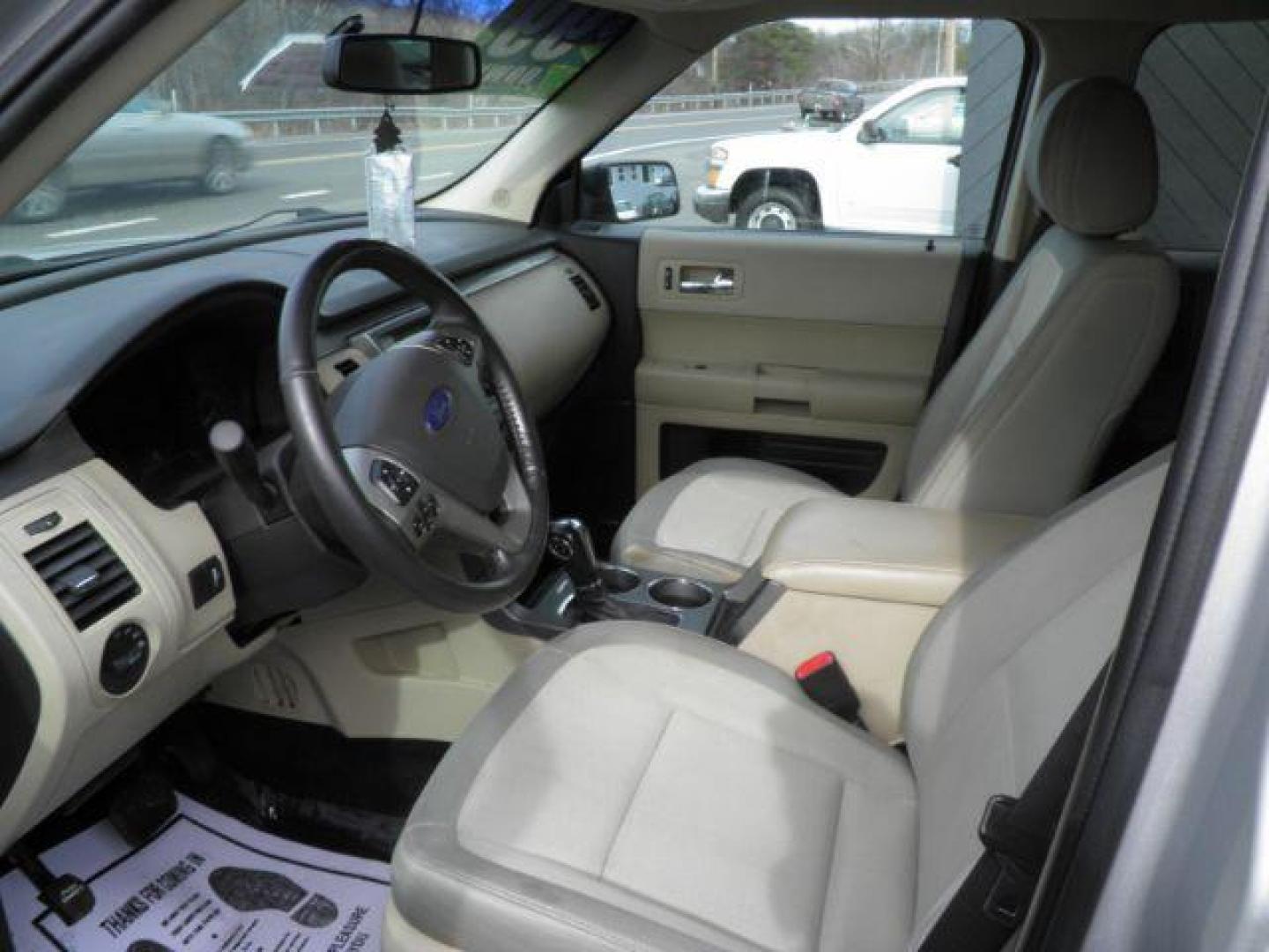 2013 SILVER Ford Flex SE FWD (2FMGK5B81DB) with an 3.5L V6 engine, AT transmission, located at 15520 McMullen Hwy SW, Belair, MD, 21502, (301) 729-3700, 39.581375, -78.846451 - Photo#1