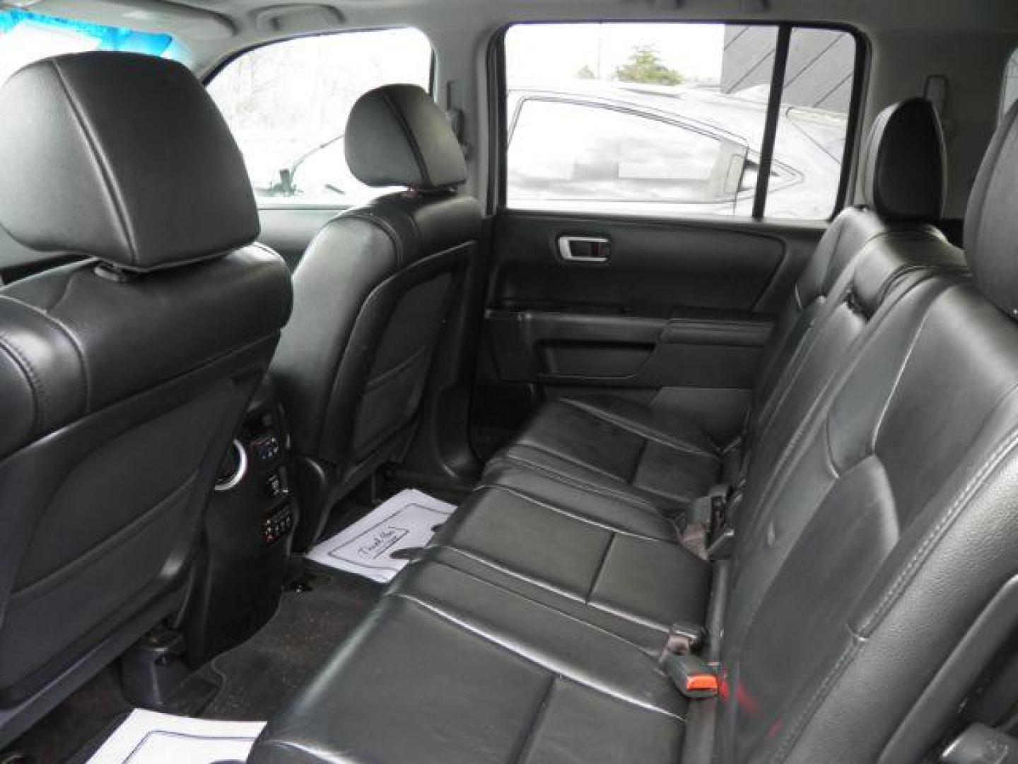 2013 SILVER Honda Pilot EX-L 4WD 5-Spd AT with DVD (5FNYF4H63DB) with an 3.5L V6 engine, AT transmission, located at 15520 McMullen Hwy SW, Belair, MD, 21502, (301) 729-3700, 39.581375, -78.846451 - Photo#3