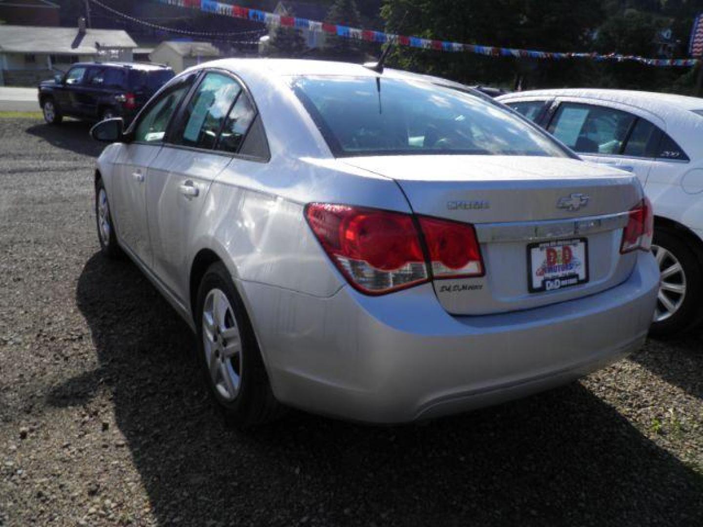 2014 SILVER Chevrolet Cruze LS Manual (1G1PB5SG5E7) with an 1.8 L4 engine, 6SP transmission, located at 19521 New George's Creek Rd SW, Barton, MD, 21521, (301) 463-2404, 39.524323, -79.017906 - Photo#4