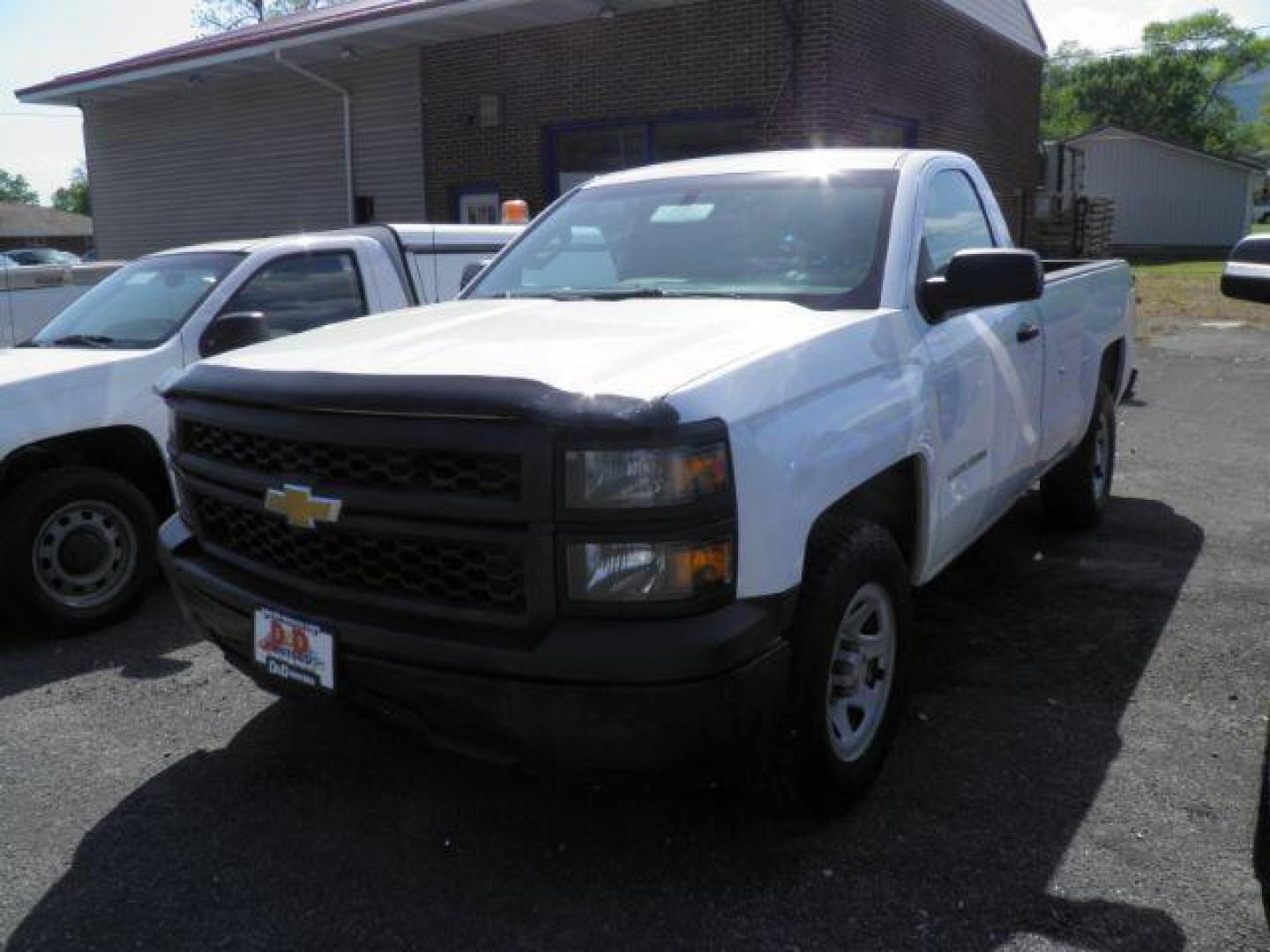 2014 WHITE Chevrolet Silverado 1500 Work Truck 2WT Regular Cab 2WD (1GCNCPEH6EZ) with an 4.3 V6 engine, AT transmission, located at 19521 New George's Creek Rd SW, Barton, MD, 21521, (301) 463-2404, 39.524323, -79.017906 - Photo#0