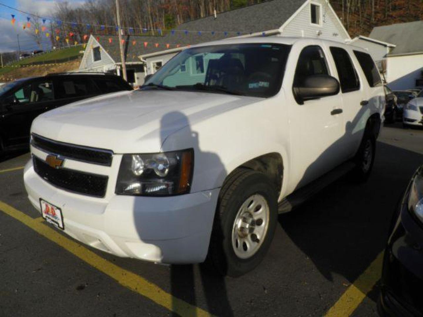 2014 WHITE Chevrolet TAHOE Police (1GNSK2E06ER) with an 5.3 V8 engine, AT transmission, located at 15520 McMullen Hwy SW, Belair, MD, 21502, (301) 729-3700, 39.581375, -78.846451 - Photo#0