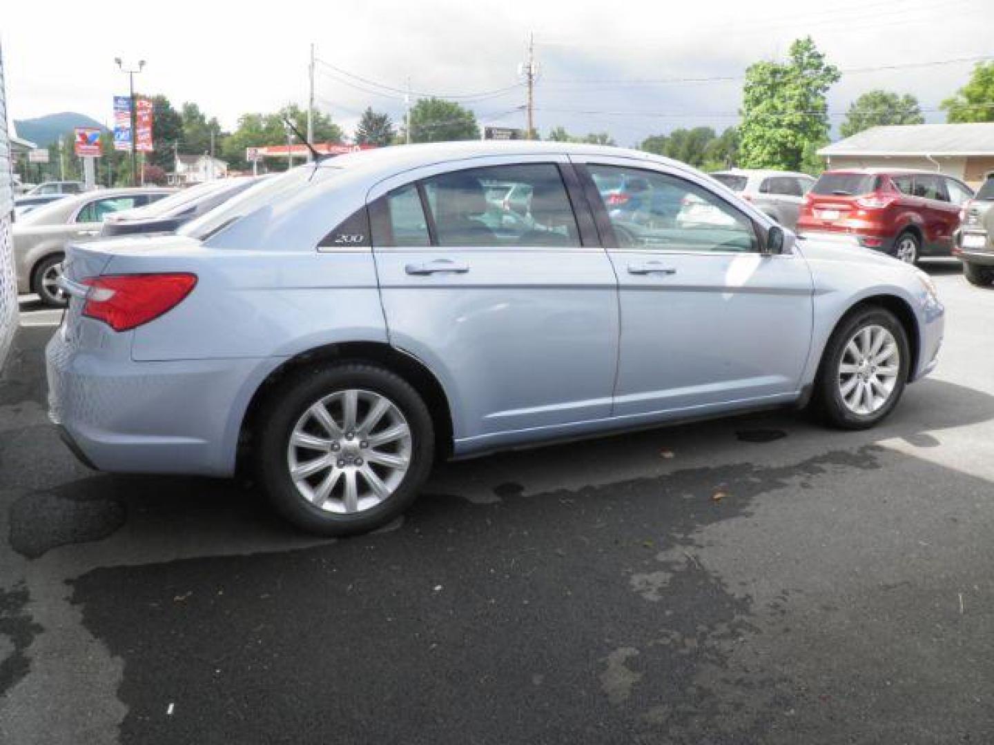 2014 BLUE Chrysler 200 Touring (1C3CCBBB0EN) with an 4 engine, AT transmission, located at 15520 McMullen Hwy SW, Belair, MD, 21502, (301) 729-3700, 39.581375, -78.846451 - Photo#3