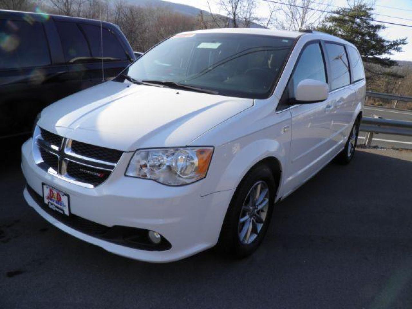 2014 WHITE Dodge Grand Caravan SXT (2C4RDGCGXER) with an 3.6L V6 engine, AT transmission, located at 15520 McMullen Hwy SW, Belair, MD, 21502, (301) 729-3700, 39.581375, -78.846451 - Photo#0