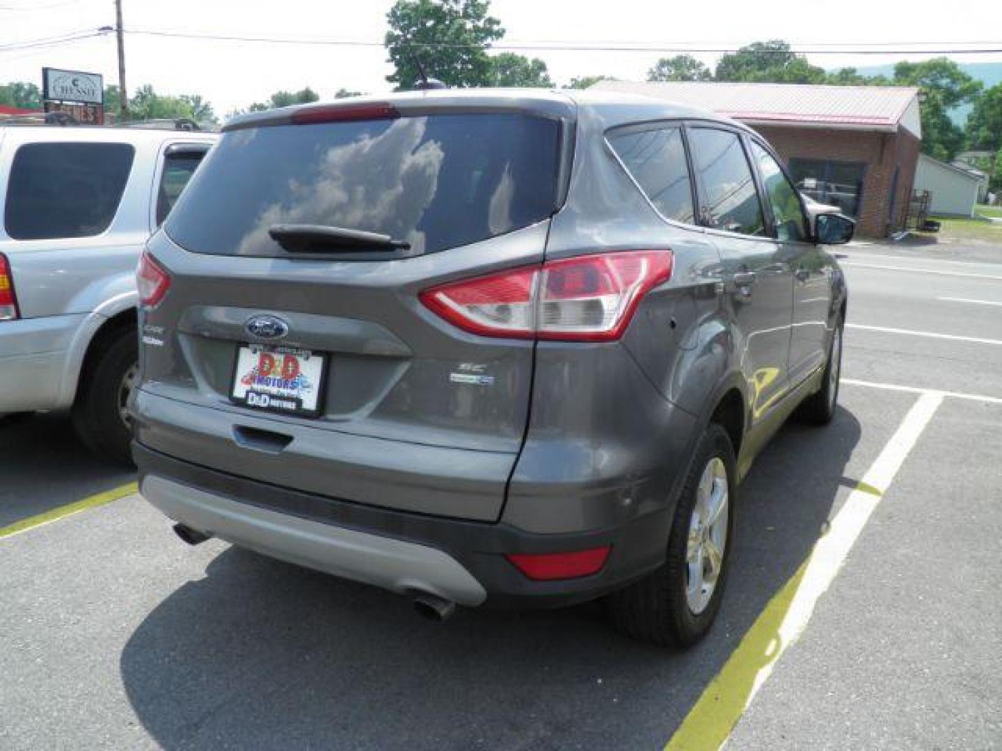 2014 GRAY Ford Escape SE 4WD (1FMCU9G90EU) with an 2.0L L4 engine, AT transmission, located at 15520 McMullen Hwy SW, Belair, MD, 21502, (301) 729-3700, 39.581375, -78.846451 - Photo#5