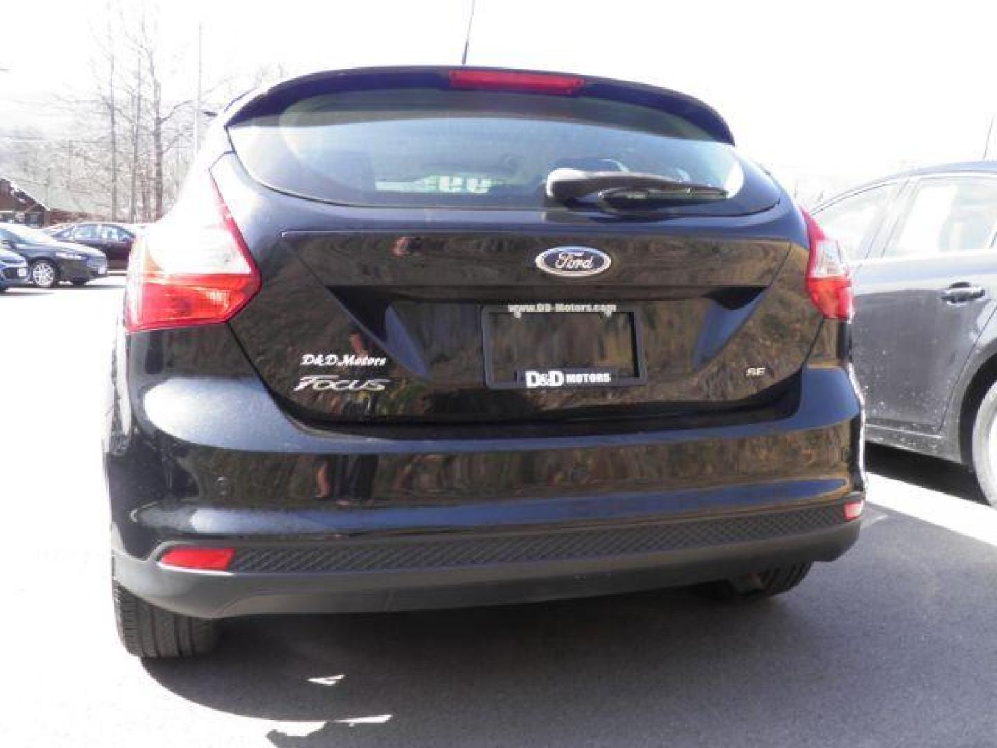 2014 BLACK Ford Focus SE Hatch (1FADP3K21EL) with an 2.0L L4 engine, AT transmission, located at 15520 McMullen Hwy SW, Belair, MD, 21502, (301) 729-3700, 39.581375, -78.846451 - Photo#5